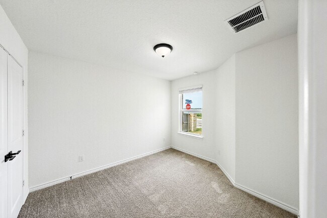 Building Photo - Stunning 1-Story Ranch with Lake View on C...