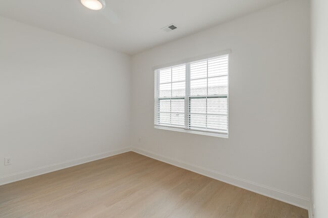 Building Photo - 1410 Barnwell St