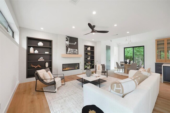 Building Photo - 5510 Harvest Oak Landing Dr