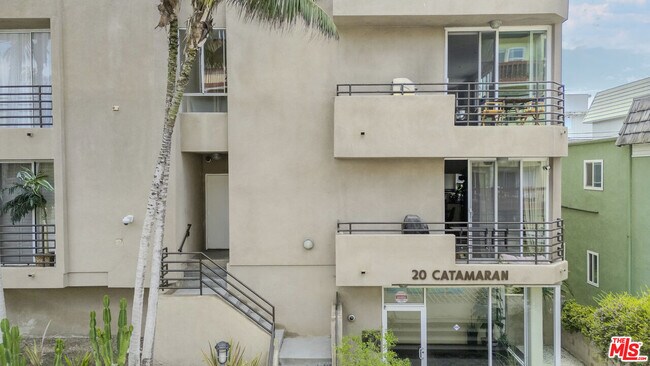 Building Photo - 20 Catamaran St