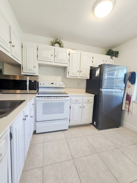 Building Photo - 2703 Nassau Bnd