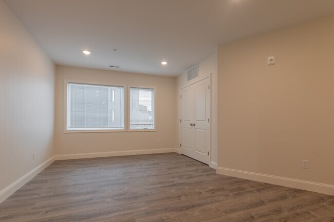 Building Photo - 219 Waterman St