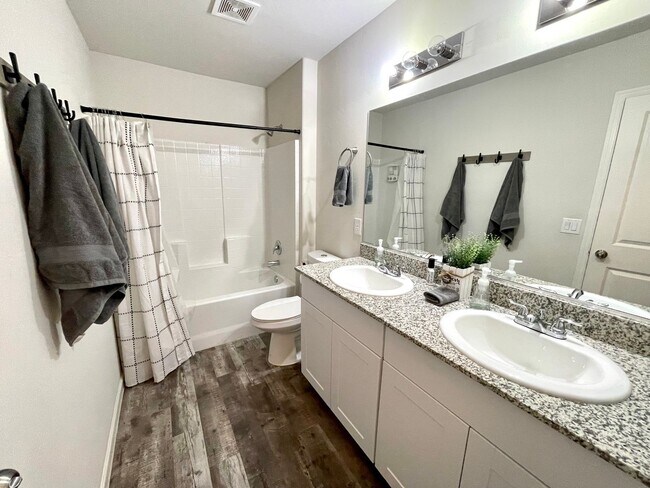 Building Photo - New 4 Bedroom Home in Bullhead City! AVAILABLE FURNISHED OR UNFURNISHED!