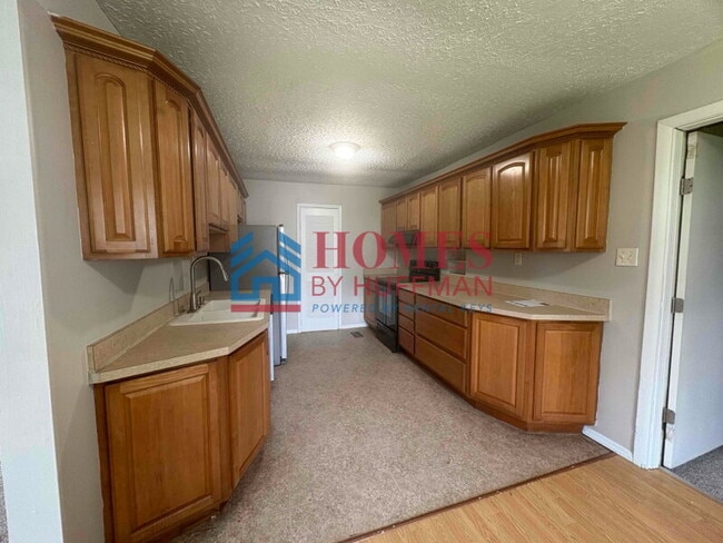 Building Photo - Three Bedroom | 1.5 Bathroom | Garage | Ne...