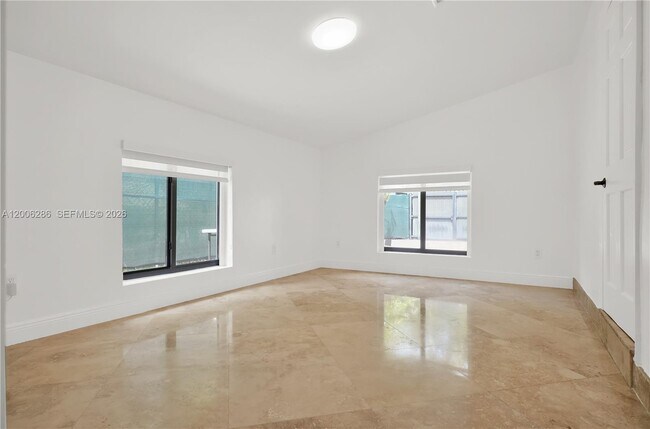 Building Photo - 6820 SW 86th Ave