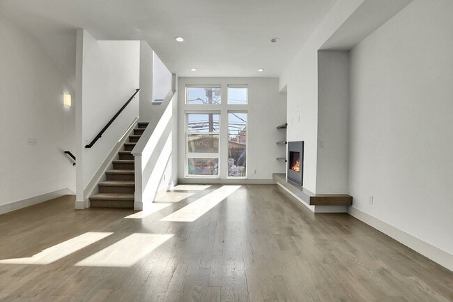 Building Photo - $3,100.00 - 2 Bedrooms, 2.2 Bathrooms, Townhouse in Denver with Roof Deck!