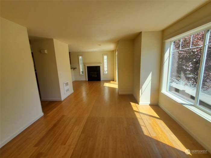 Living Room - 1402 N Northgate Way