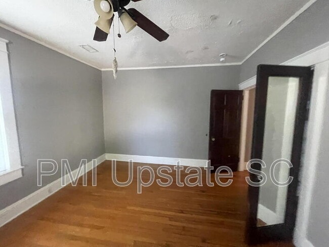 Building Photo - 181 N Fairview Ave