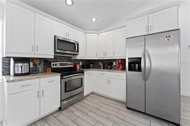 Building Photo - 5565 Loma Vista Loop