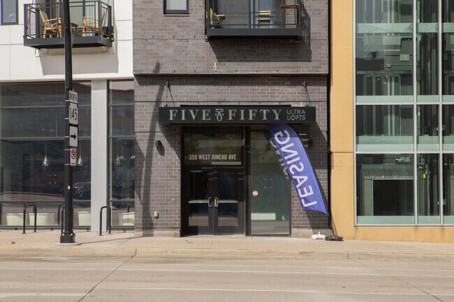 Building Photo - 550 W Juneau Ave