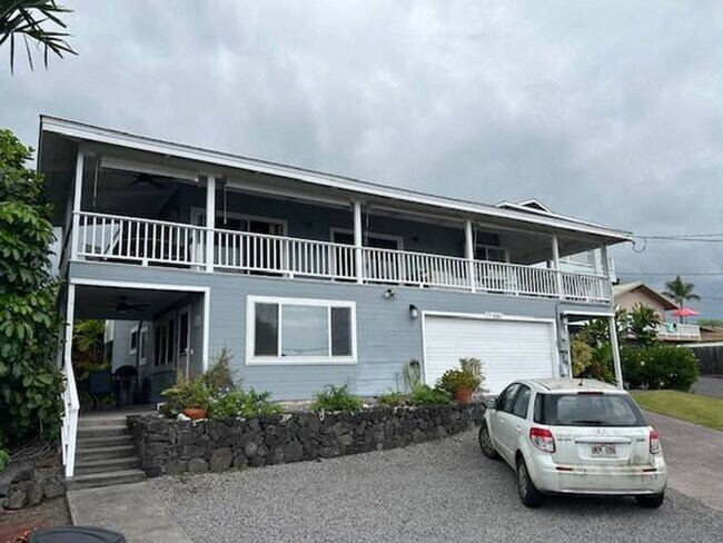 Primary Photo - Furnished 3Bed, 2Bath Upstairs of House wi...