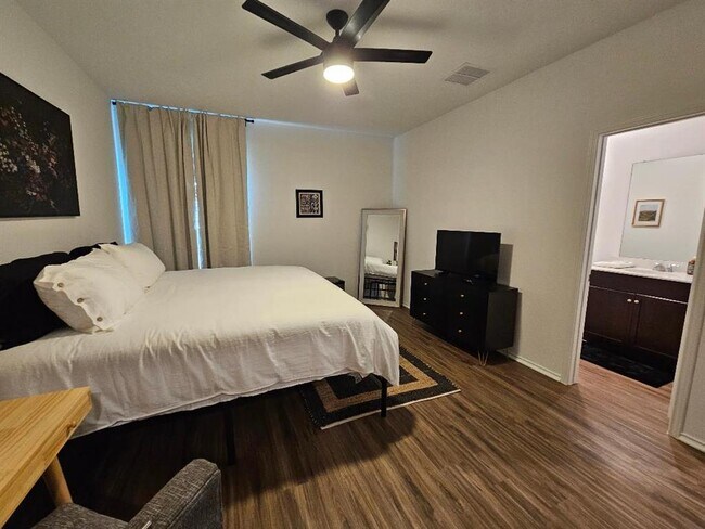 Building Photo - 14007 Tordillo Dr