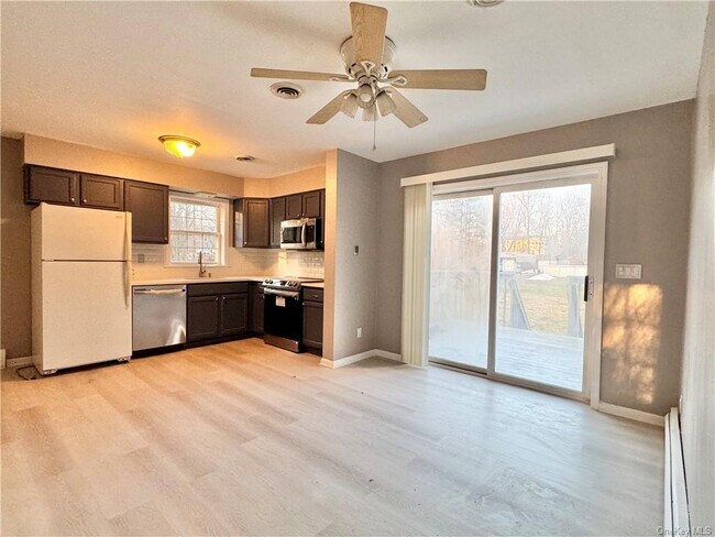 Building Photo - 18 Old Little Britain Rd