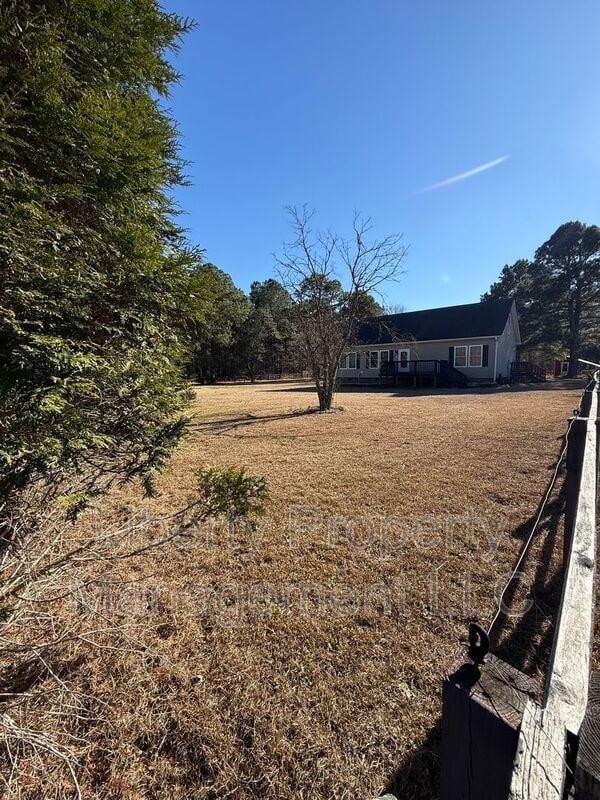 Building Photo - 143 Quail Dr