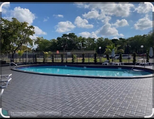 Building Photo - 8000 Fairview Dr