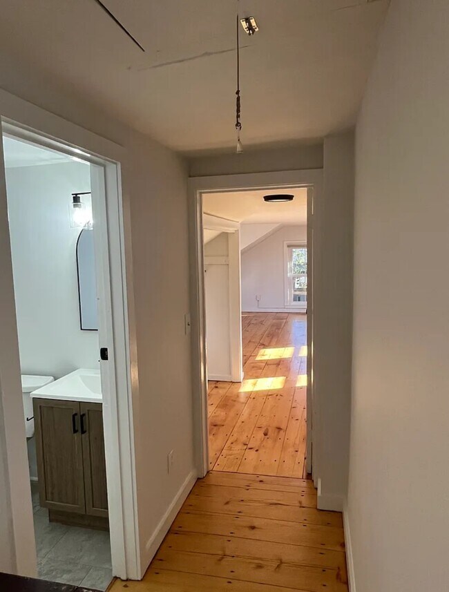 Building Photo - 9 Essex Rd