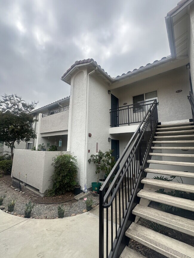 Building Photo - $2,700 Beautiful 2-Bedroom, 2-Bathroom Condo Near Lake Murray!