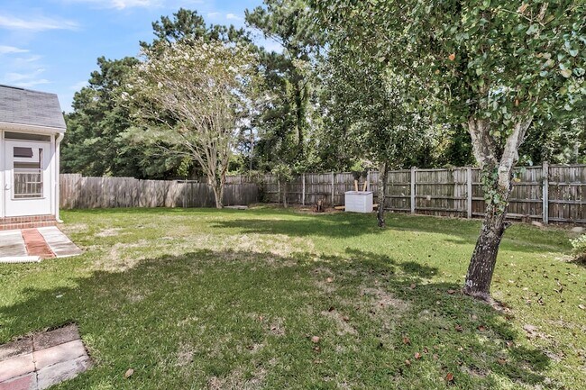 Building Photo - 124 Dovetail Cir