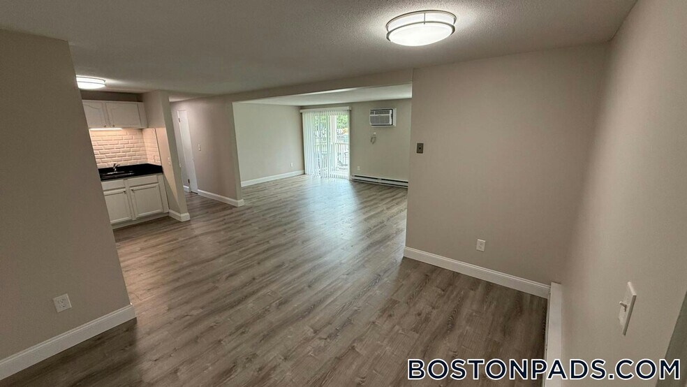 Building Photo - 310 Thompson Rd