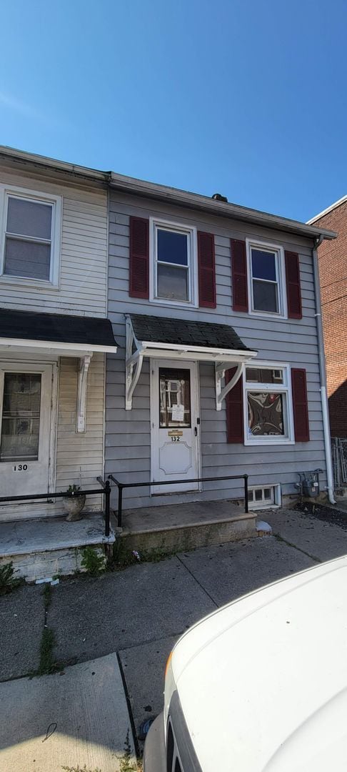 Primary Photo - 3 Bedroom / 1 Bathroom Home in Allentown!