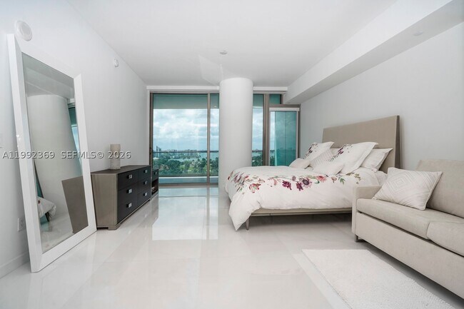 Building Photo - 10203 Collins Ave