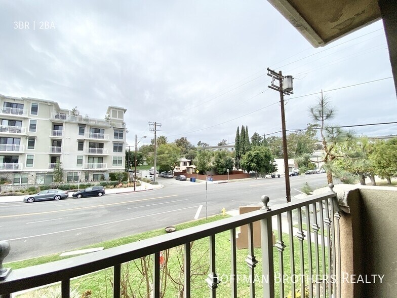 Building Photo - 2810 S Sepulveda Blvd