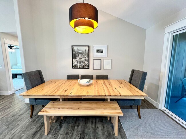 Building Photo - Modern Single-Family Home in Scenic Meadows Neighborhood