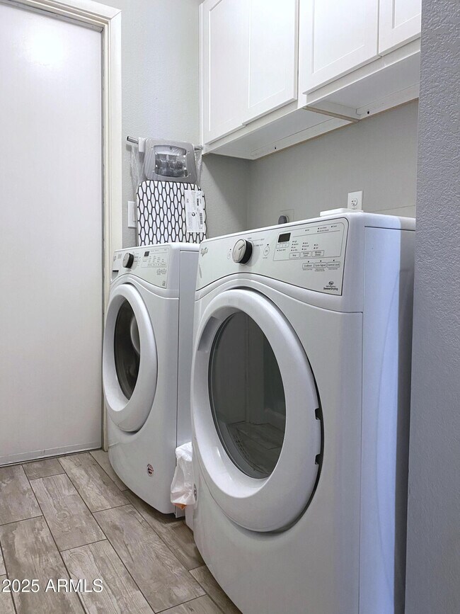 Building Photo - 4944 E Andora Dr