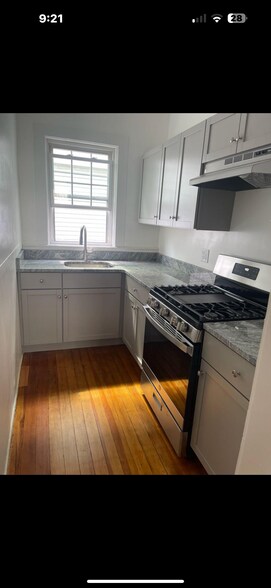 Building Photo - 55 Lucas St