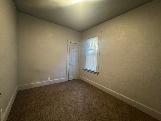 Building Photo - 4774 Belvidere St