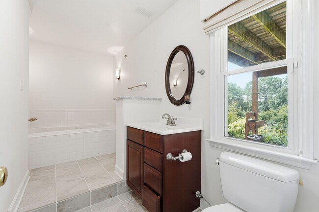 Building Photo - Experience a private retreat just beyond the city limits of Winchester where scenic beauty and re...