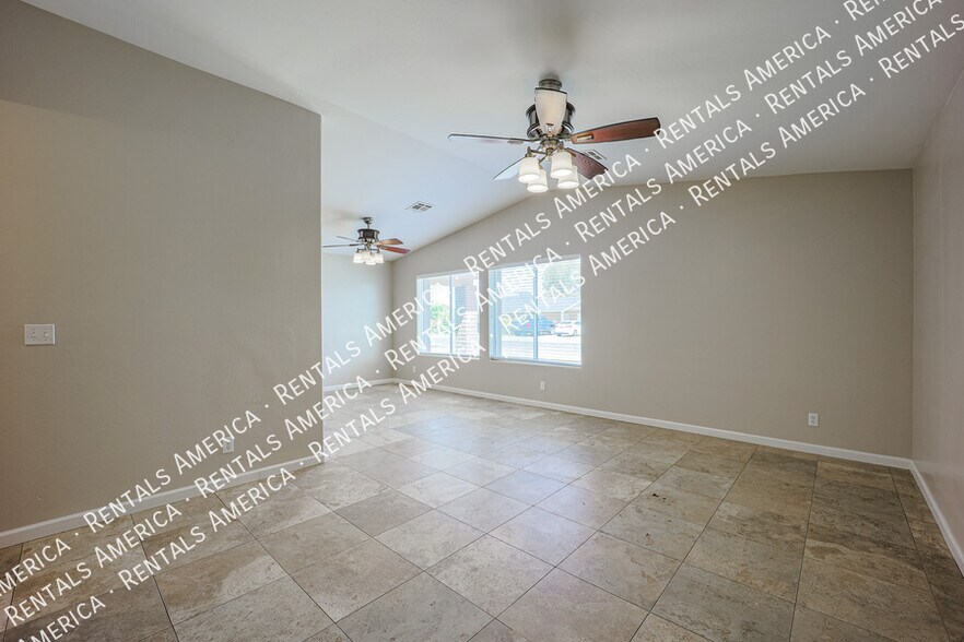 Building Photo - 771 E Laredo St