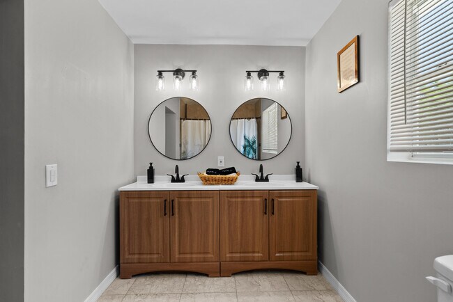 Building Photo - 4220 Sunrise Blvd