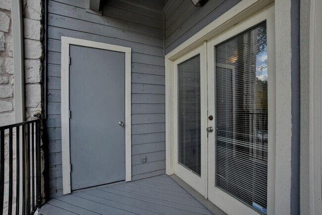 Building Photo - 3111 Tom Green St