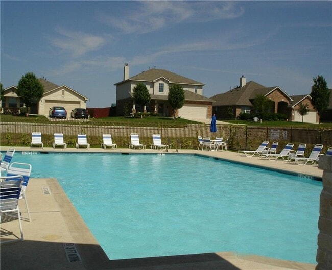 Building Photo - 141 Poplarwood Dr