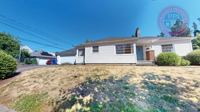 Building Photo - North Portland Living at Its Best | 2 Bed, 1 Bath!
