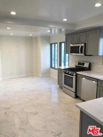 Building Photo - 10336 Wilshire Blvd