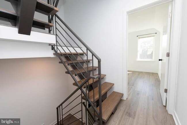 Building Photo - 2213 N Philip St