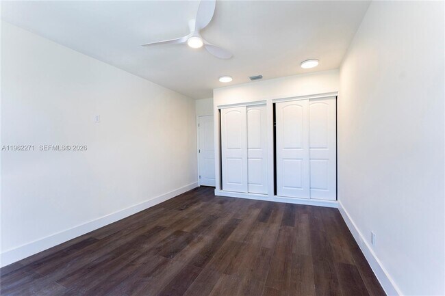 Building Photo - 636 Hibiscus Dr