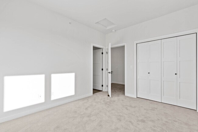 Building Photo - 806 W Alderson St