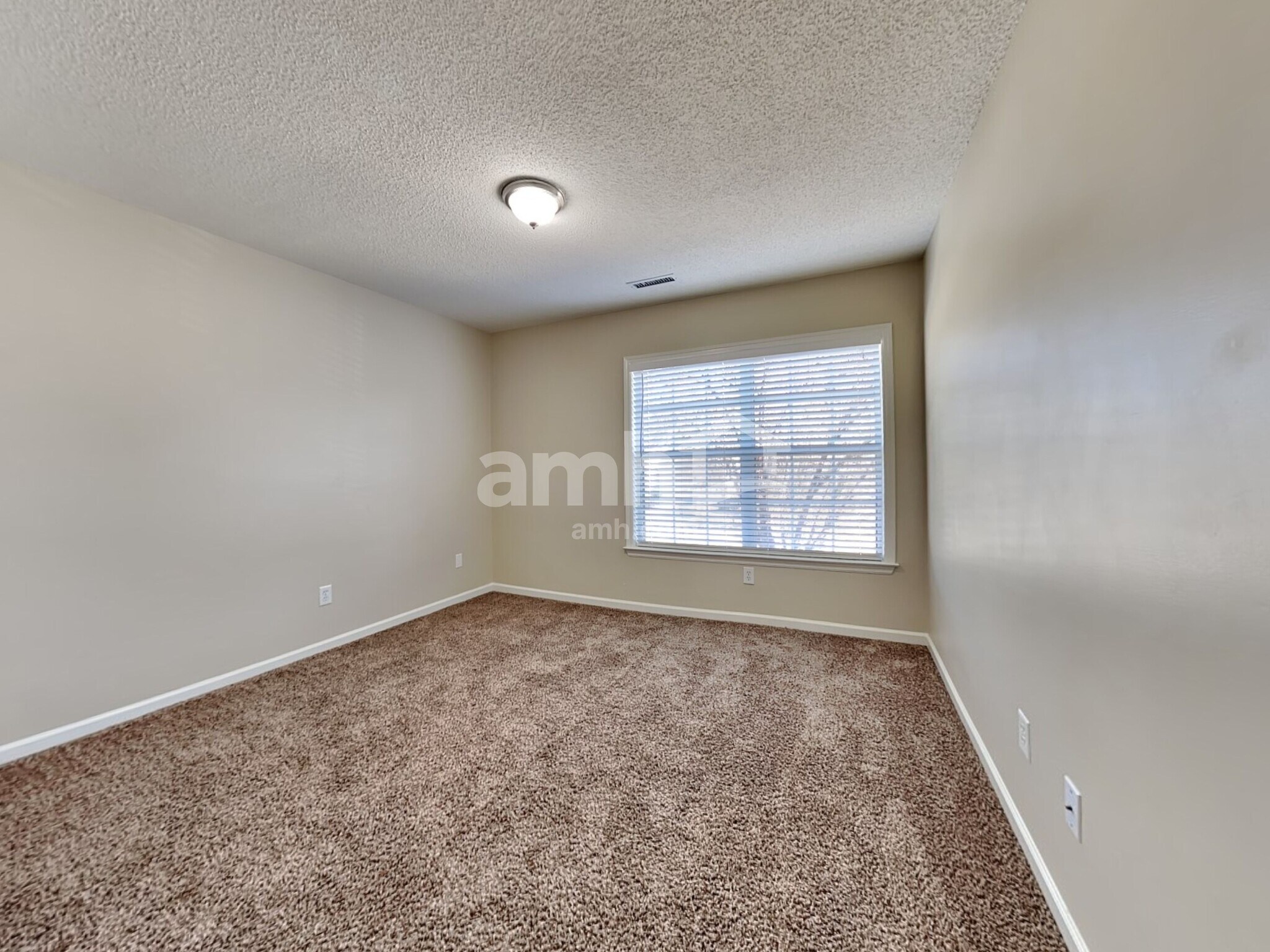Building Photo - 106 Guildford Dr