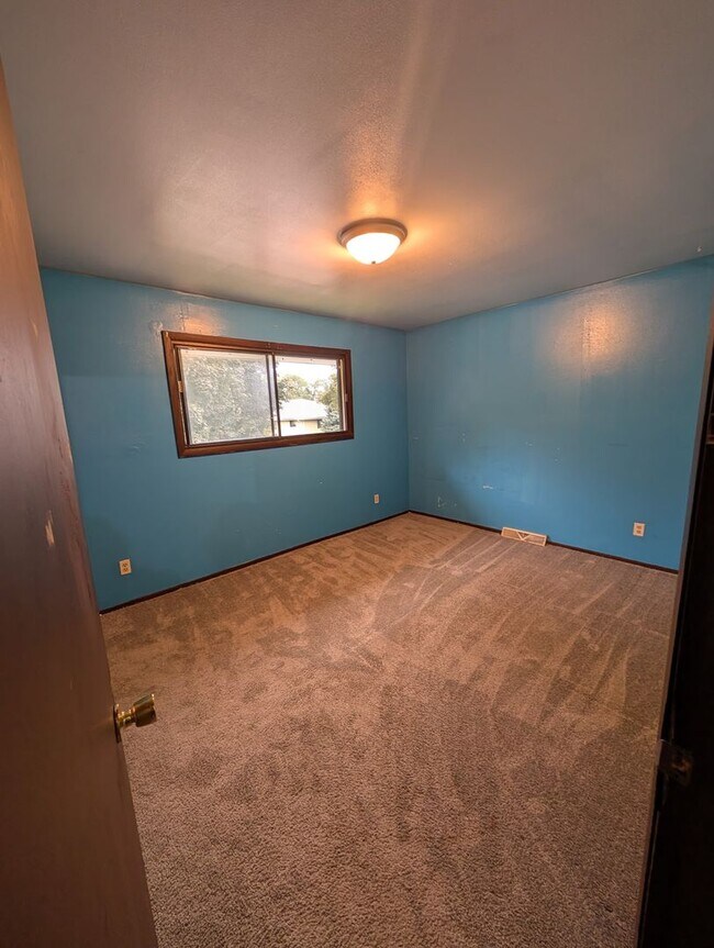 Building Photo - 6264-6266 N Denmark St. (Townhouse)