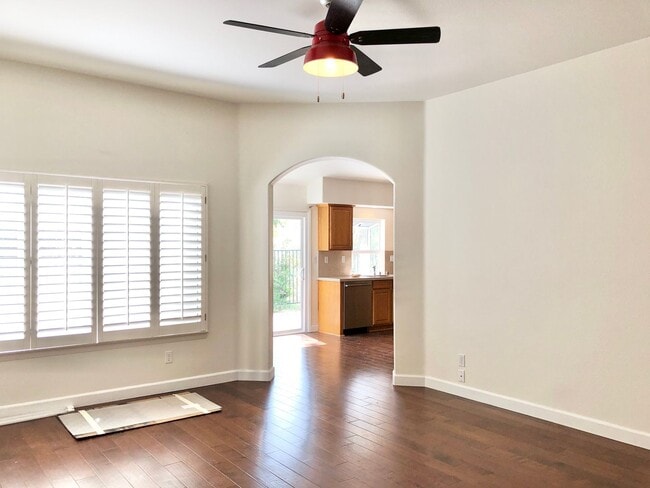 Building Photo - Wonderful Single Story Home, Quiet Neighbo...