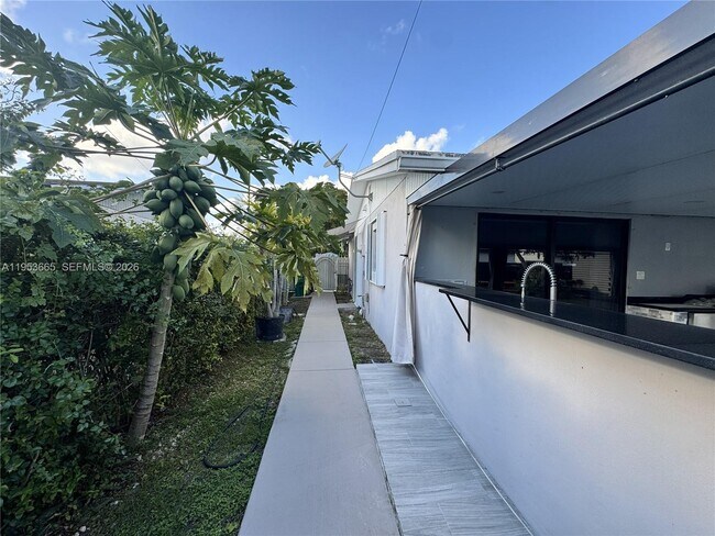 Building Photo - 10394 Fairway Heights Blvd