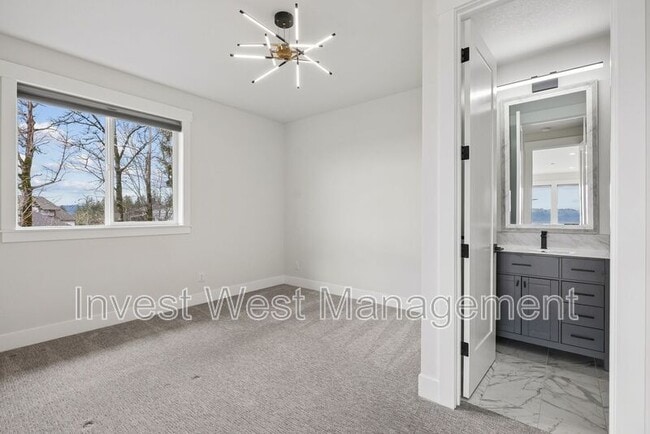 Building Photo - 1757 N Columbia Ridge Way