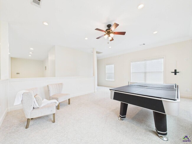 Building Photo - 205 Pebble Stone Pl