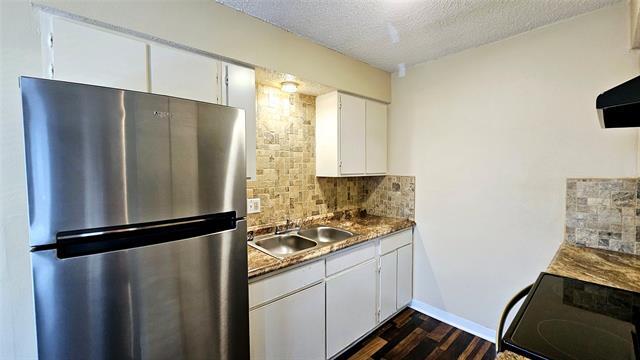 Building Photo - 202 Park Cir