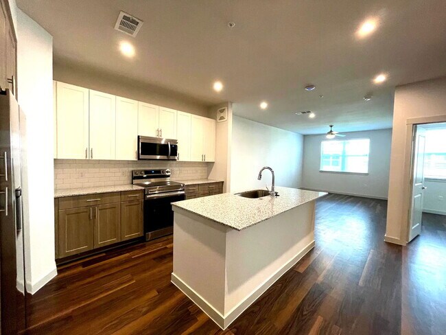 Building Photo - 15117 Fishtrap Bike Path