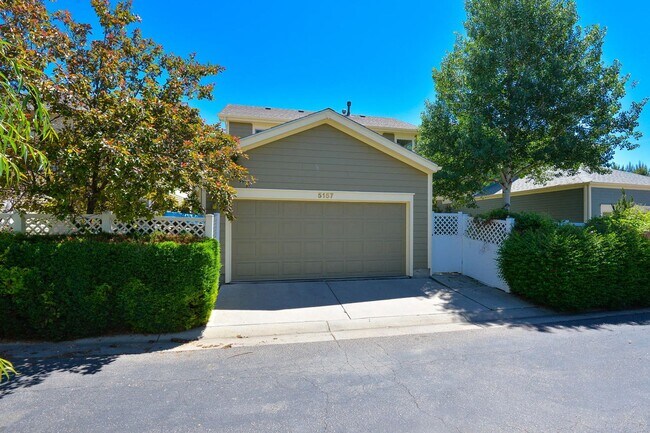 Building Photo - 2 Bedroom 2 Bath home in Observatory Village