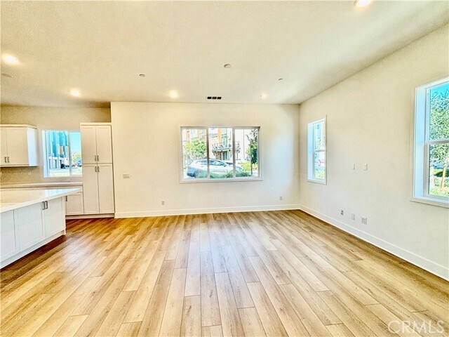 Building Photo - 135 Sawbuck